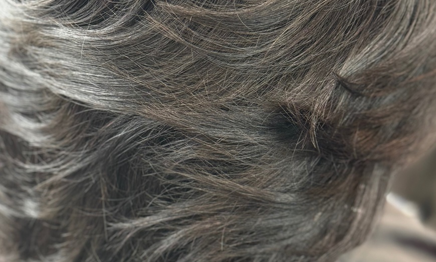 Image 5: Revamp Your Style with Hair Extensions!