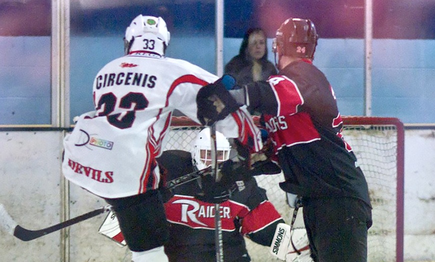 Image 3: Two Solent Devils Adult Tickets