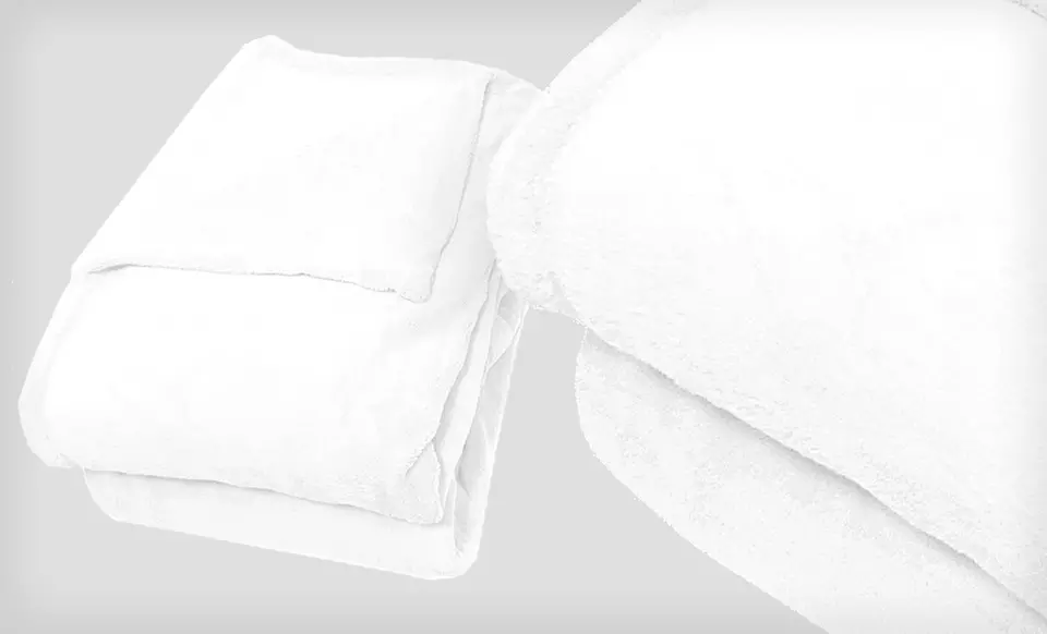 Northpoint Hotel Collection Therma Plush Blanket (Up to 63% Off). Multiple Options Available. Free Shipping and Returns. - Second Medium