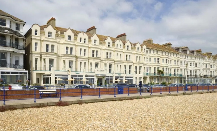 Image 13: Eastbourne: Double Room with Breakfast