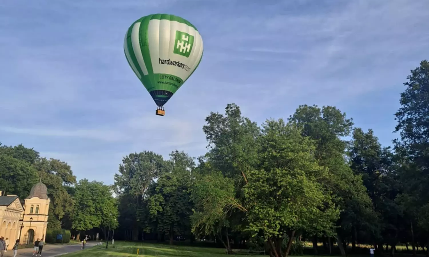 Godzinny lot balonem dla 1-2 osób z pamiątkowym certyfikatem