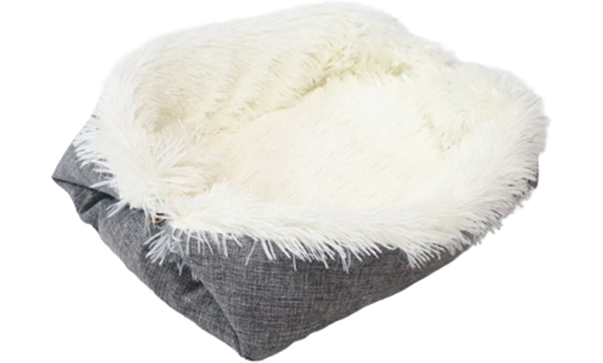 Image 2: 2 In 1 Warm Small Pet Basket Bed