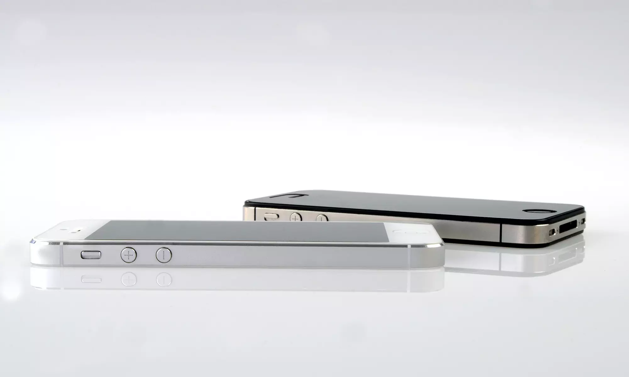 iPhone 5 Battery Replacement from Gadgict (46% Off) - Primary Image