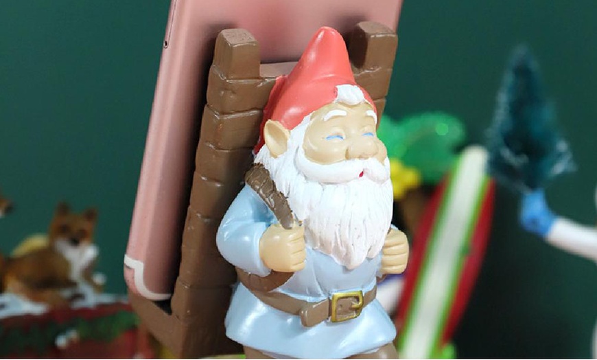 Image 10: Gnome Cell Phone Stand Decoration