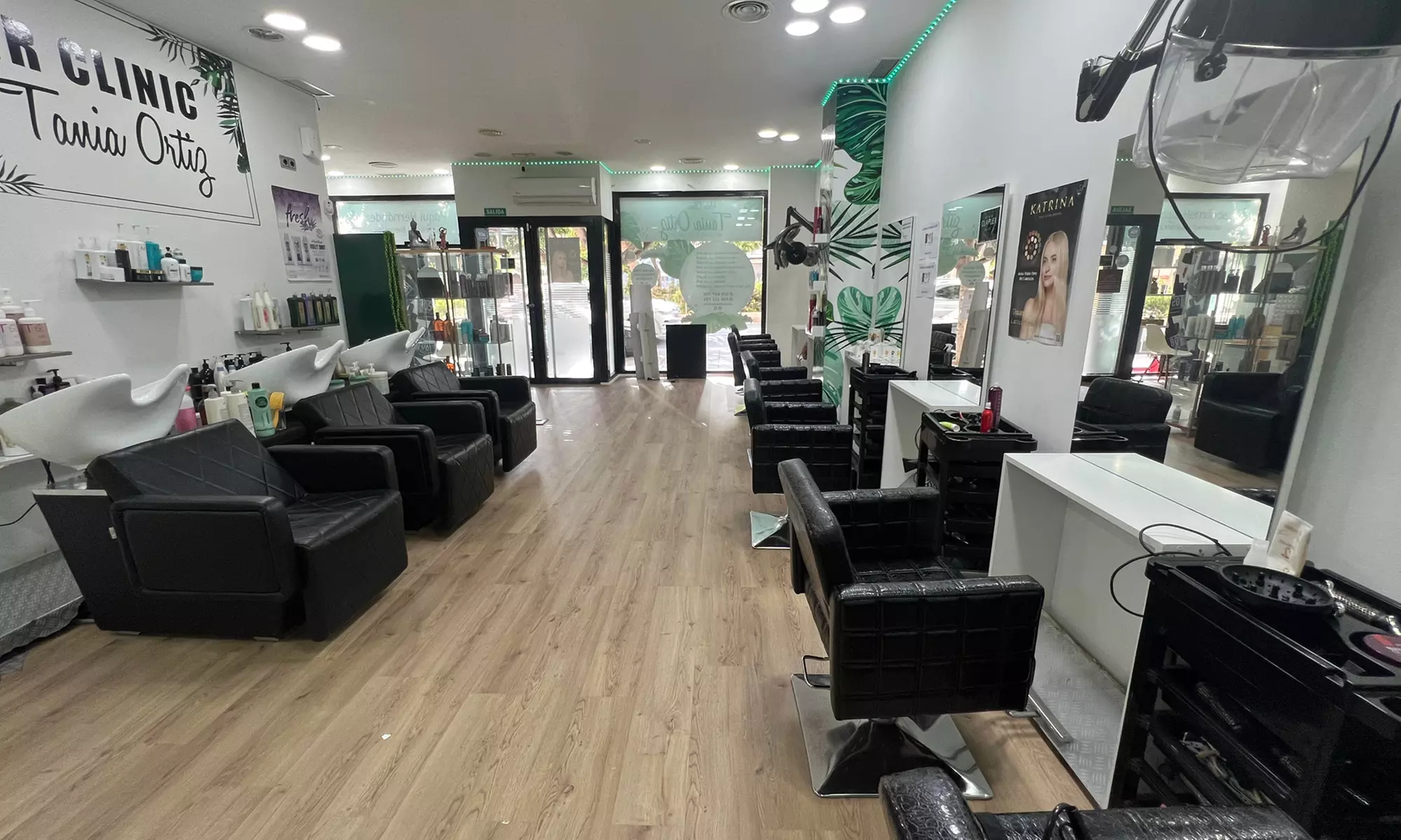 Sesiones de peluquería con lavado, corte, peinado y más