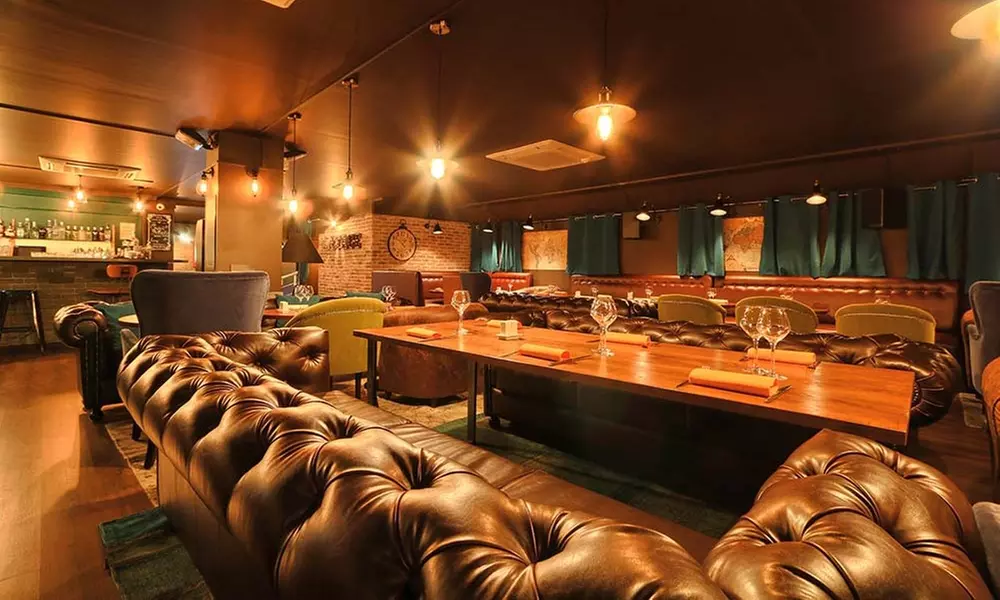 Dîner-spectacle avec entrée, plat et dessert pour 2 personnes à 59,90 € au restaurant L'Étage - Second Medium