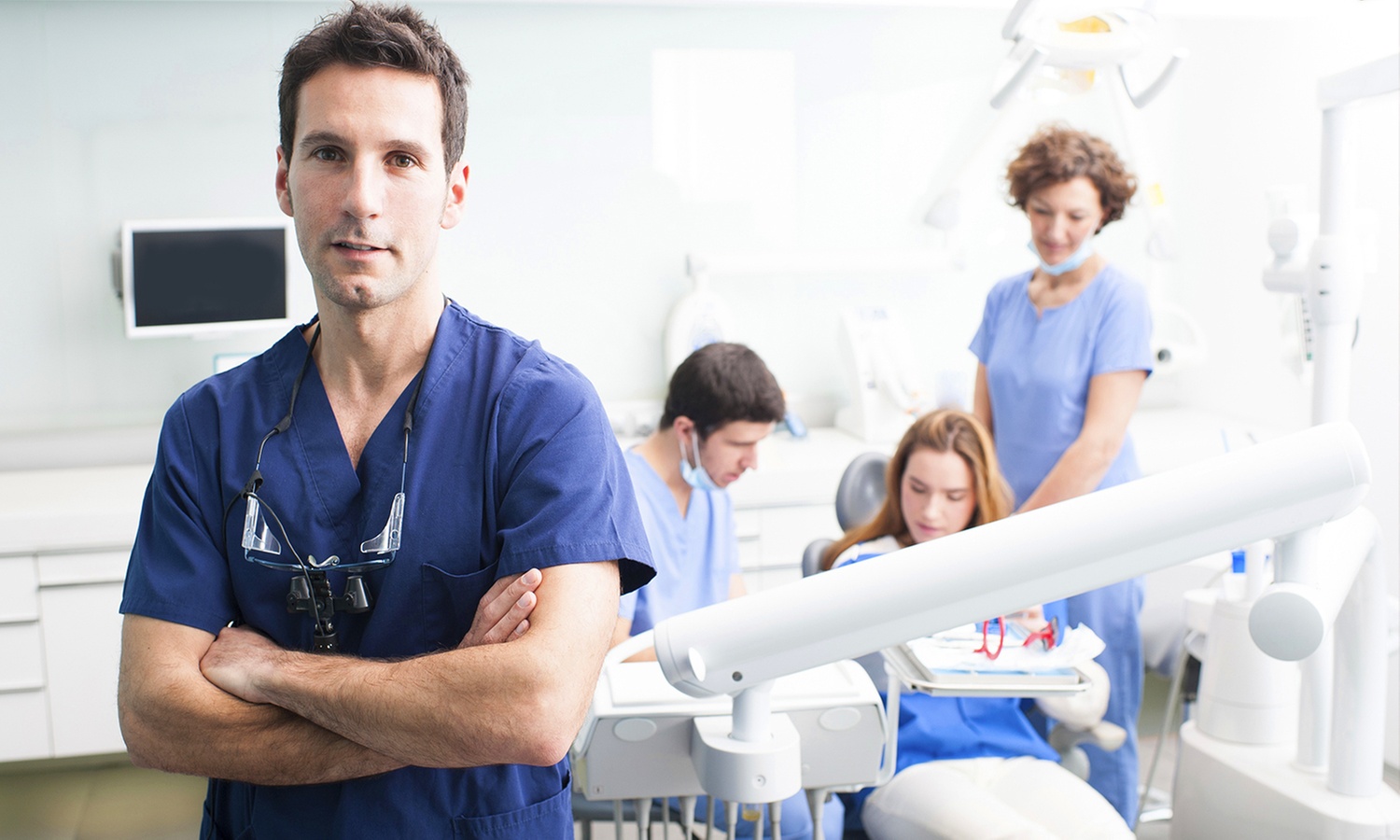 Pulizia dei denti più otturazione