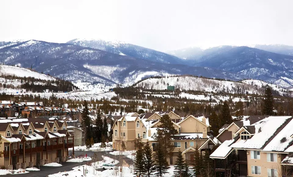 Stay with Welcome Drinks at Holiday Inn Summit County Frisco/Breckenridge in Frisco, CO. Dates Available into April. - Primary Image