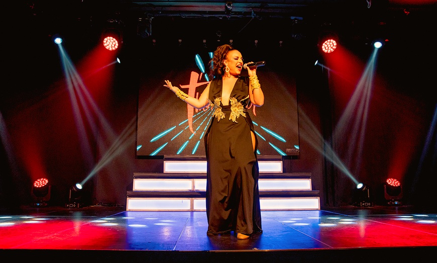 Image 10: Soirée magique au Cabaret du Mont-Blanc : spectacle au cœur des Alpes
