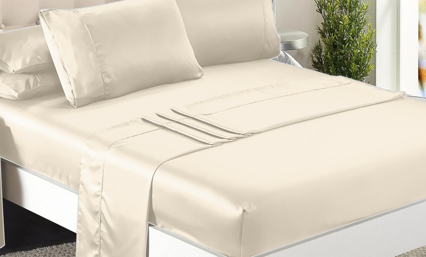 Image 6: Satin Sheets and Pillowcases Set
