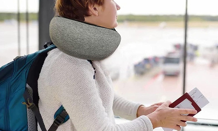 Image 4: Adjustable Travel Memory Foam Neck Pillow