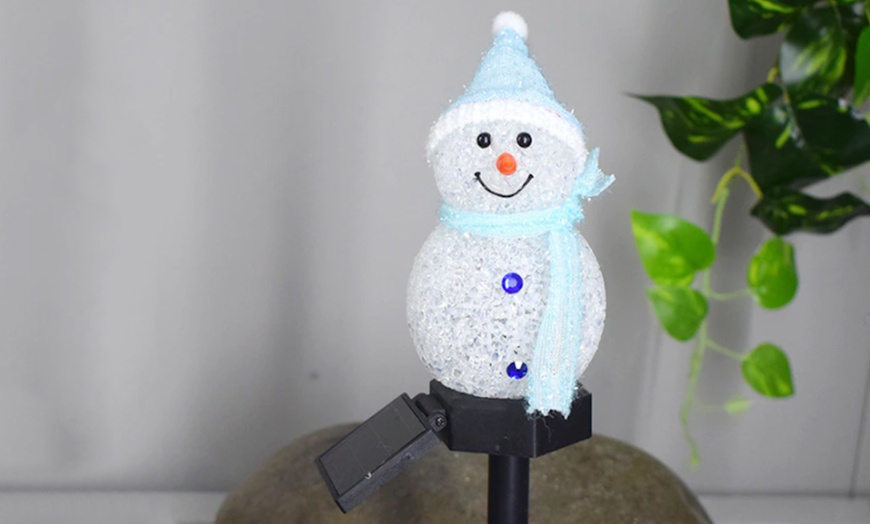 Image 13: Snowman Solar Light