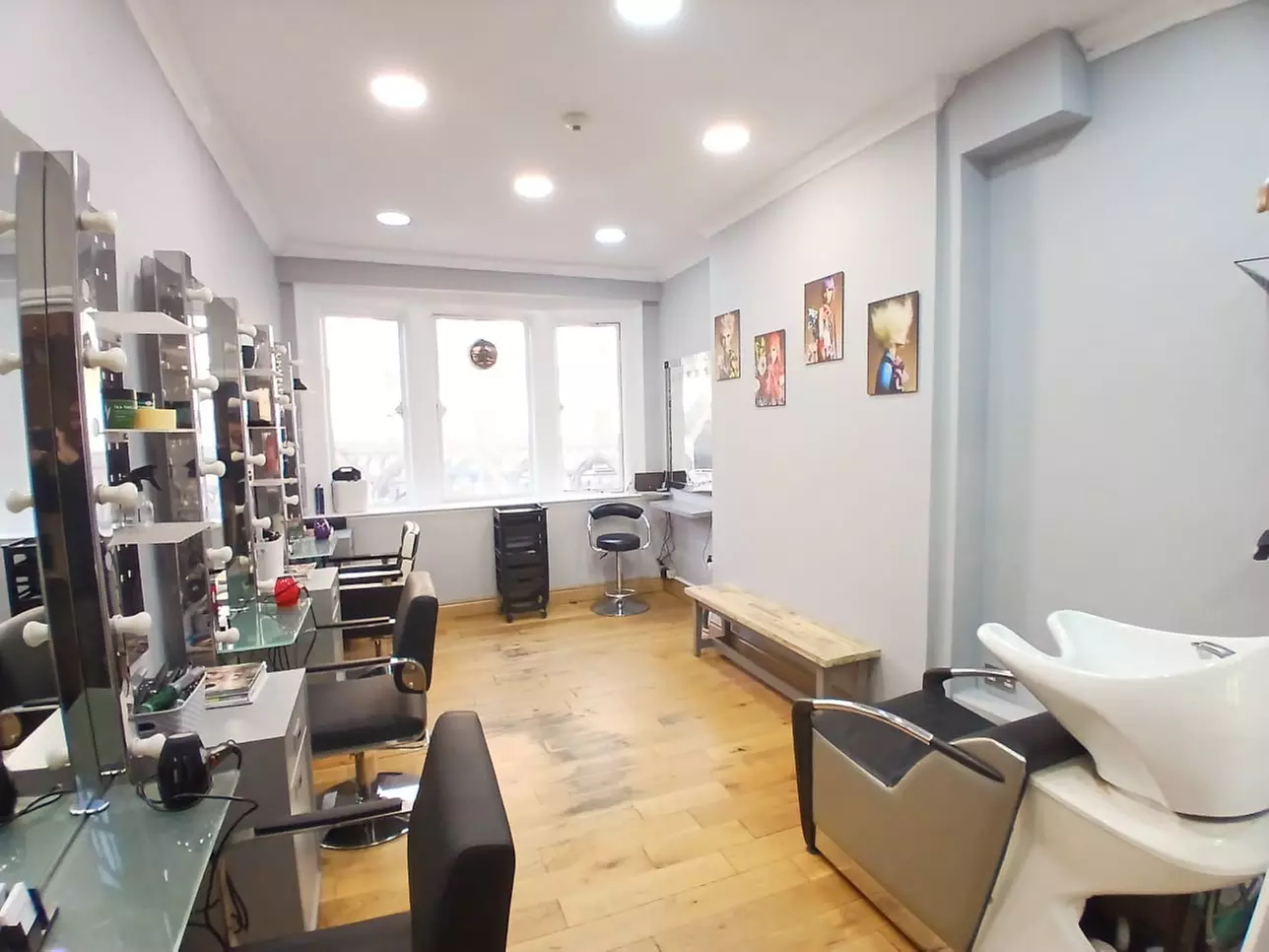 Up to 63% Off on Hair Colour / Highlights at Anodos