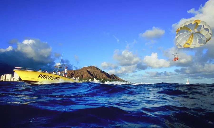$97.50 for Tandem Parasail Ride from Diamond Head Parasail ($150 Value) - Primary Image