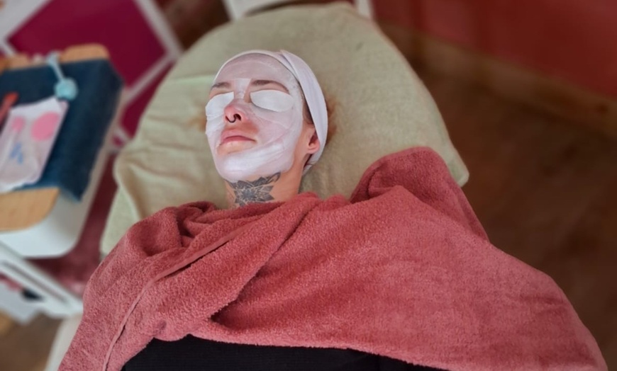 Image 5: Ontspannende gelaatsverzorging die huid én geest tot rust brengt