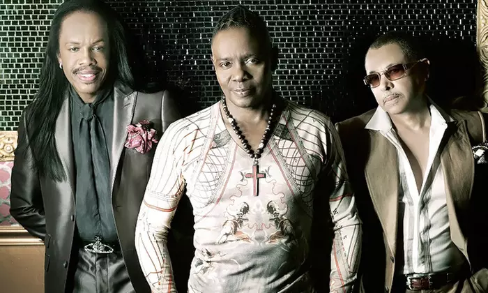 Chicago and Earth, Wind & Fire on Saturday, October 29 at 7:30 p.m. - Second Medium