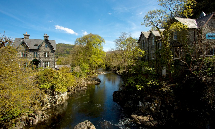 Image 1: Snowdonia: Standard Room with Dinner