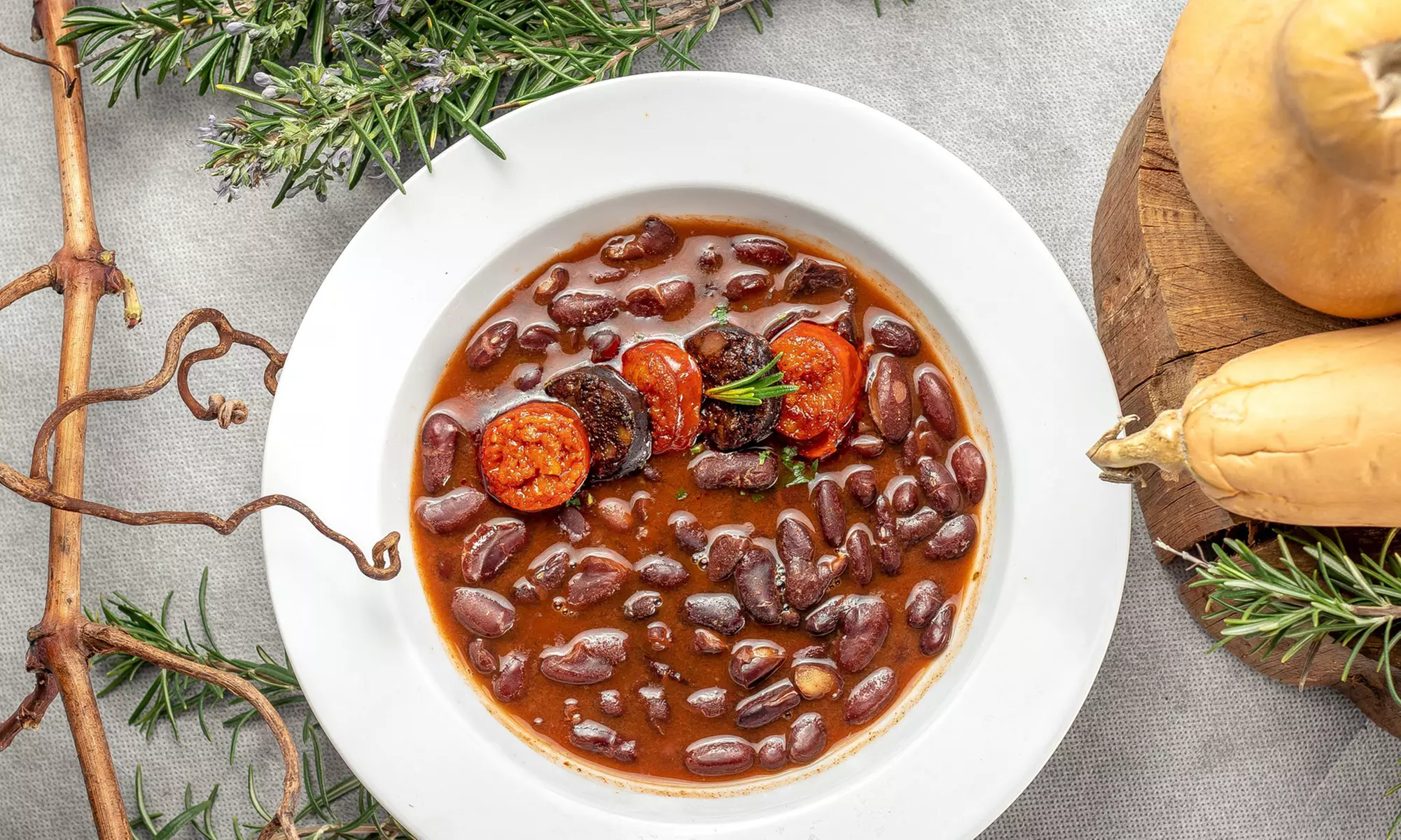 Menú de comida con visita a bodega y cata de vinos para 1 o 2 personas