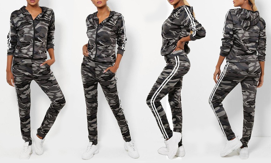 Image 2: Two-Piece Camouflage Tracksuit