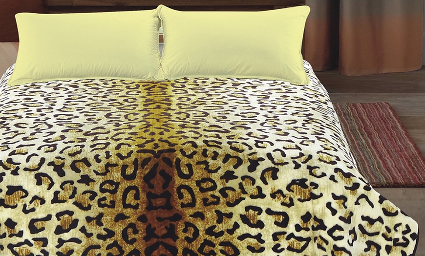 Image 4: Animal-Print Faux Mink Blanket