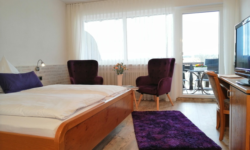 Image 3: Schwarzwald: Doppelzimmer mit Balkon inkl. Halbpension und Sauna