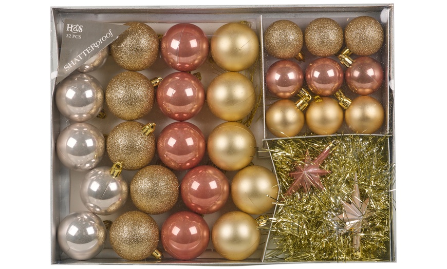 Image 20: 32-Piece Bauble Collection
