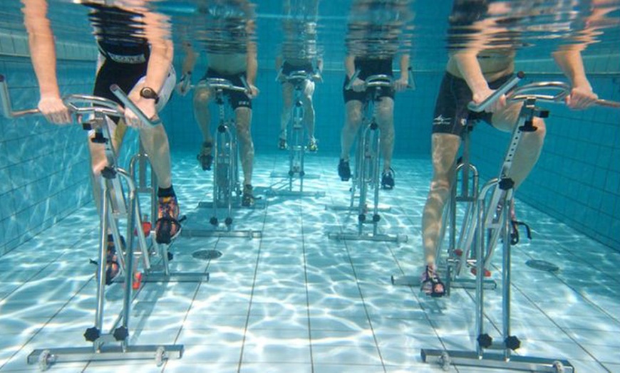 Image 1: 5 ou 10 séances d’aquabiking