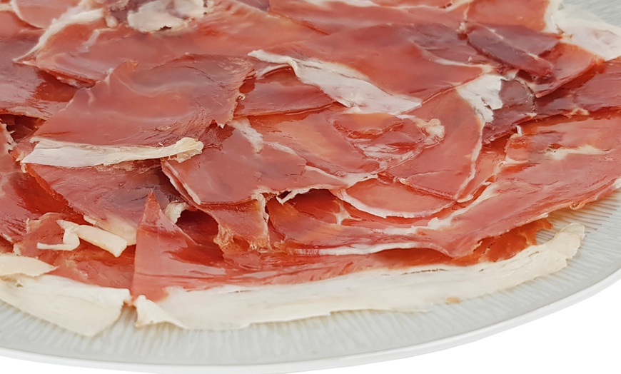 Image 4: Jamón serrano con accesorios