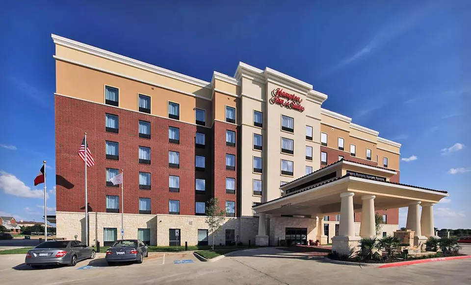 Stay at Hampton Inn & Suites Dallas/Lewisville-Vista Ridge Mall in Lewisville, TX, with Dates Available into October - Second Medium
