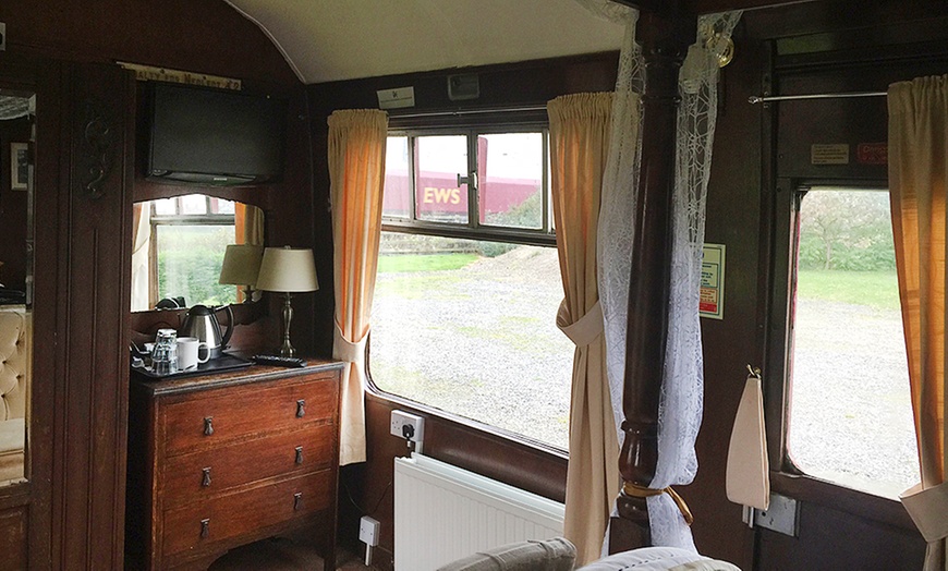 Image 7: Railway Carriage Hotel in York