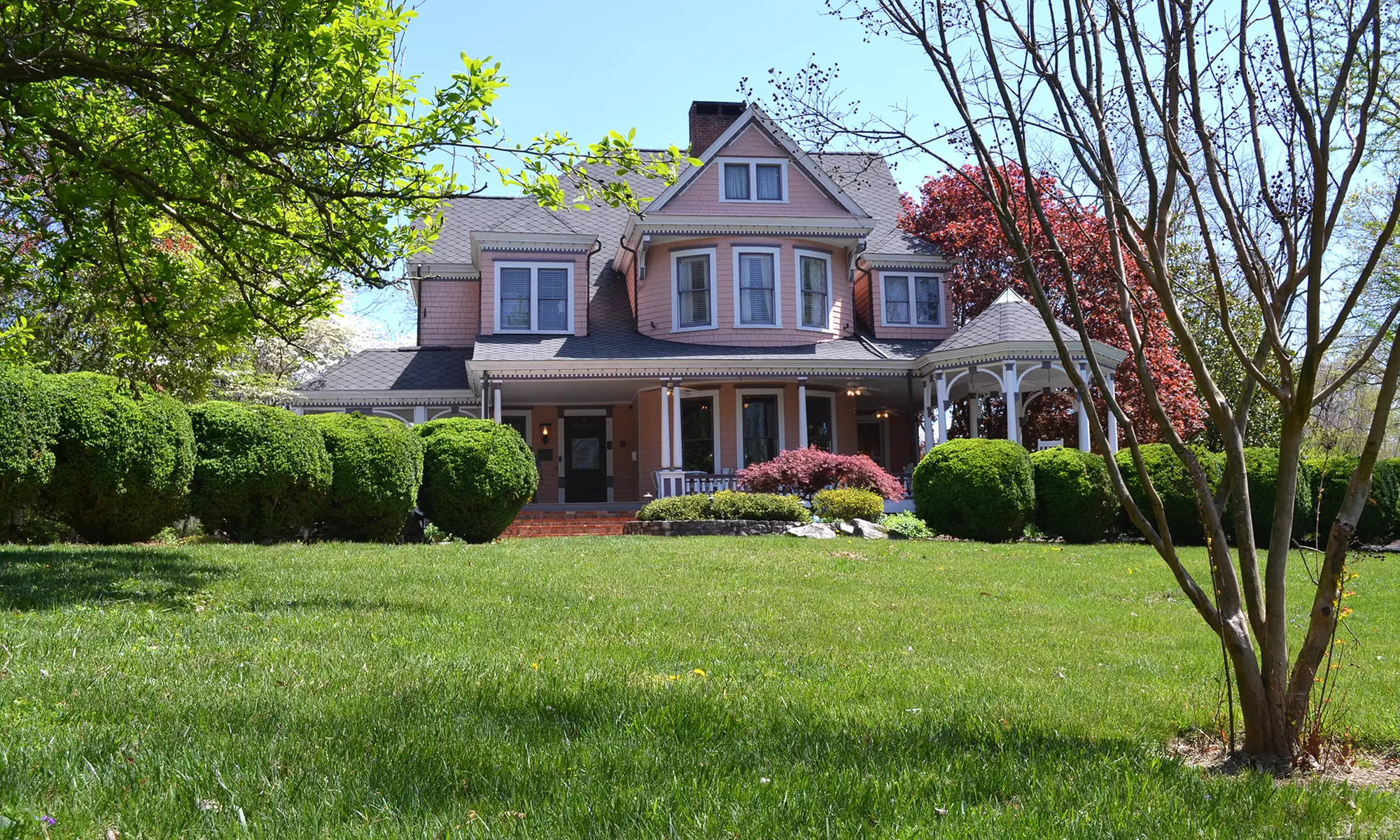 Member Pricing: B&B in Blue Ridge Asheville With Historic Charm