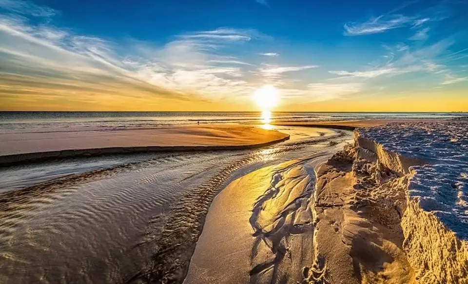 Stay at 30-A Suites in Santa Rosa Beach, FL; Dates into December - Primary Image