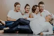 Familien-Fotoshooting inkl. 1–5 Bildern und Online-Galerie bei Studioart Media (bis zu 90% - Second Medium