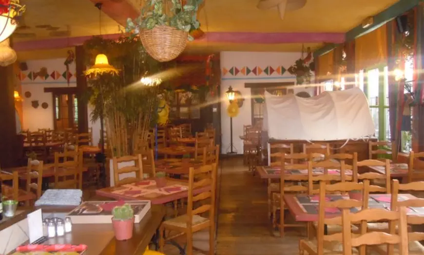 Image 2: Délicieux dîner mexicain à 2
