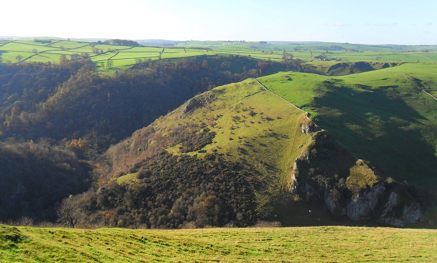 Image 2: Peak District Stay