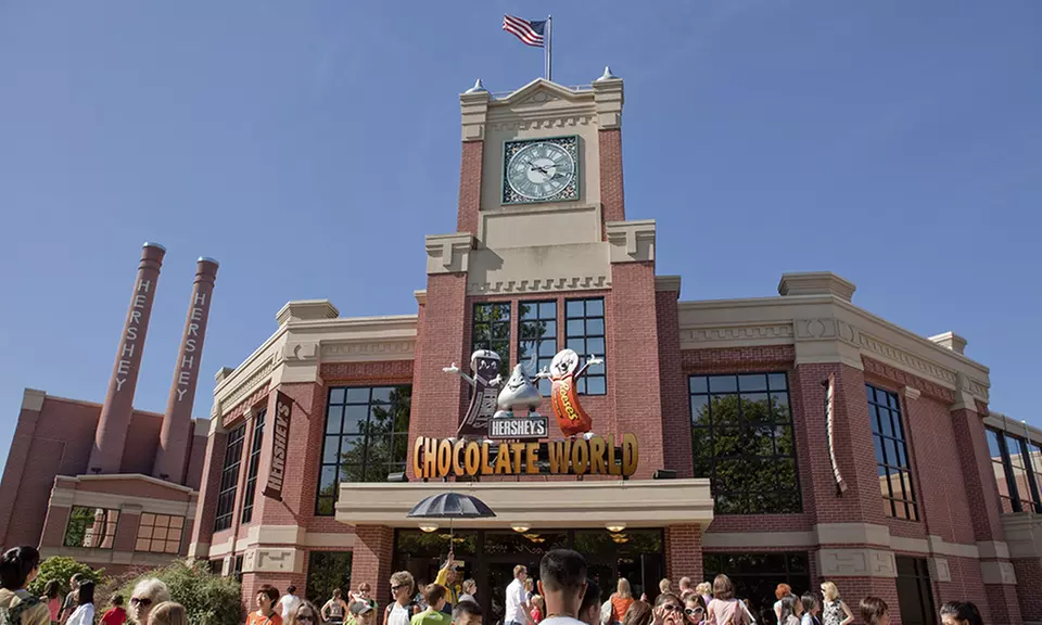 Stay at 2.5-Star Hummelstown Hotel in Greater Hershey, PA. Dates into October.  - Primary Image