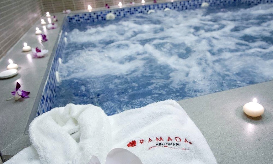 Image 2: Massage and Jacuzzi, 4* Ramada