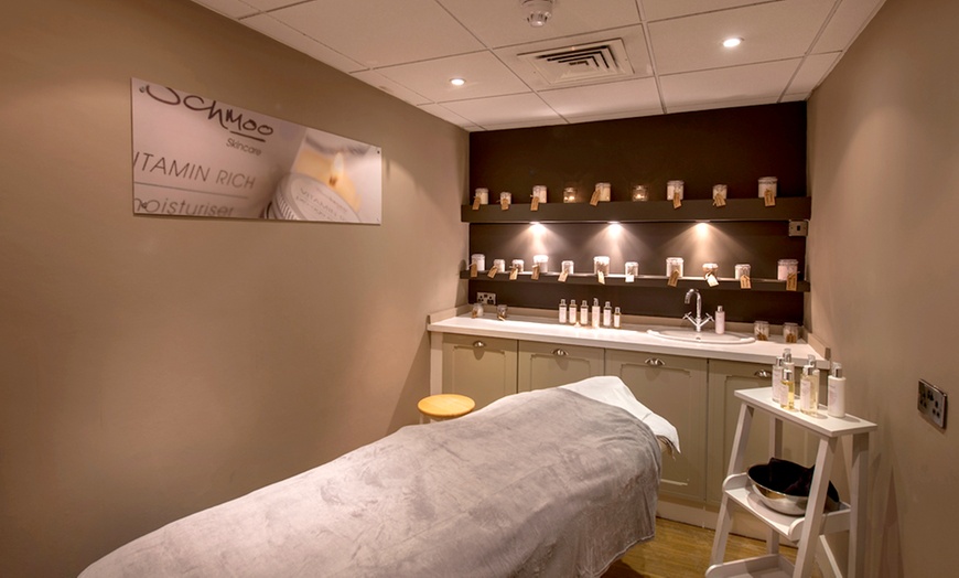 Image 3: Three-Treatment Pamper Package