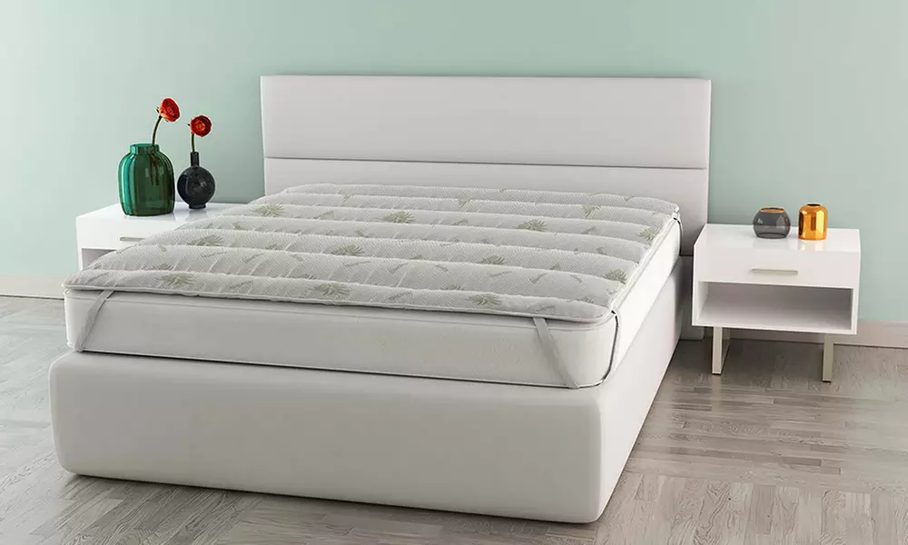 Topper per materasso italiano con trattamento all'Aloe Vera Datex, disponibile in varie misure - Primary Image