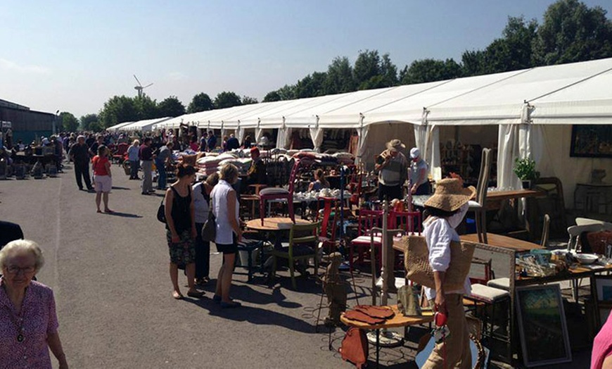 Image 2: Antiques and Collectors Fair £3