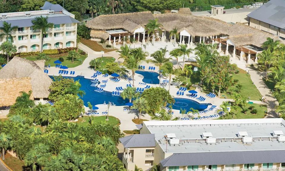 ✈ 3-, 4-, 5-, 6-, or 7-Night Memories Splash Punta Cana Stay with Airfare. Price per Person Based on Double Occupancy. - Primary Image