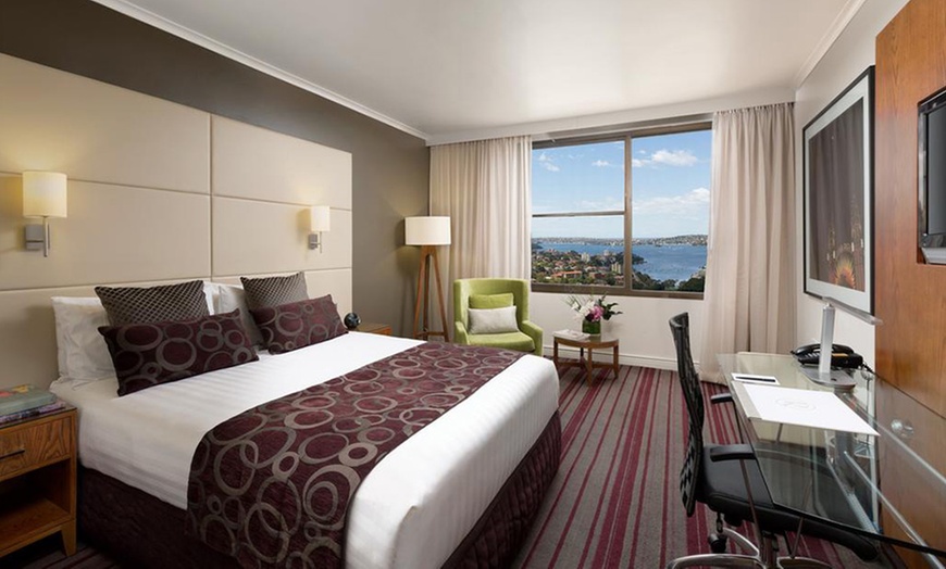 Image 3: North Sydney: Up to 2-Night 4* Stay with Food Credit