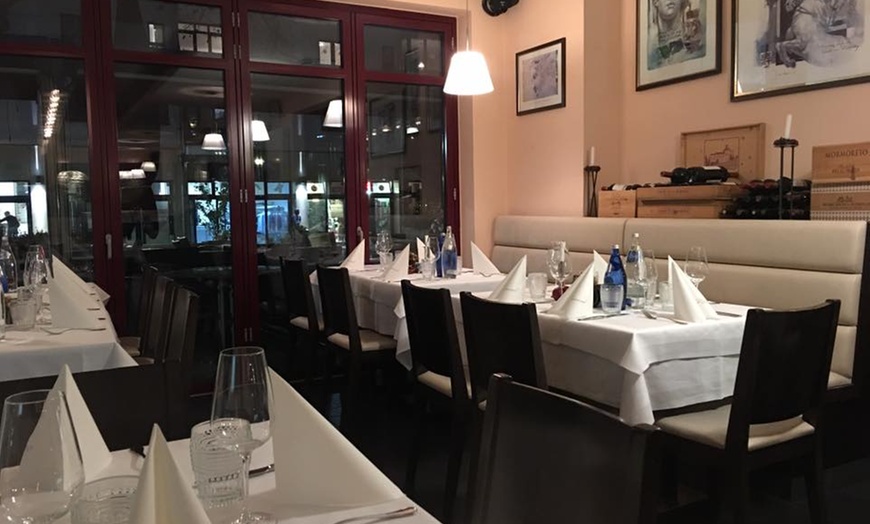 Image 3: Griechisch für Gourmets: exklusives 3-Gänge-Menü für 2 oder 4 Personen