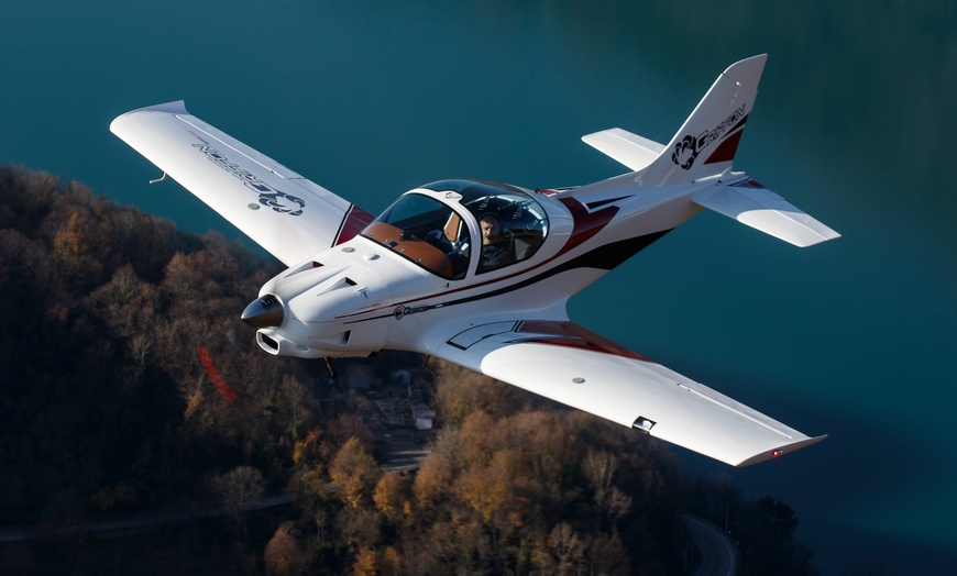 Image 1: Vol d'initiation au pilotage d'un avion léger avec B2 Aviation
