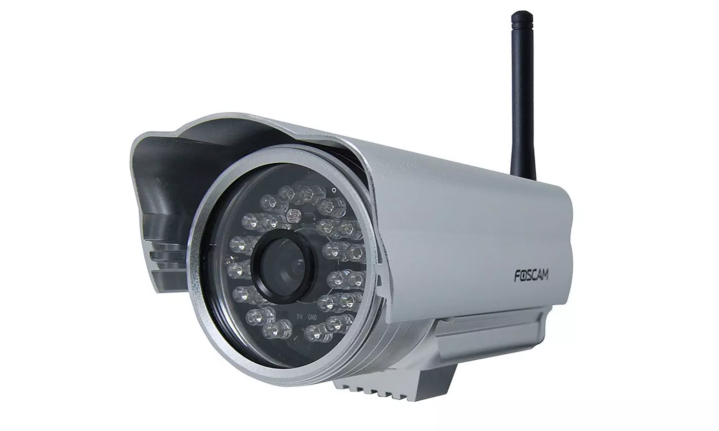 Foscam FI8904W or FI8905W Outdoor Wireless/Wired IP Camera - Second Medium