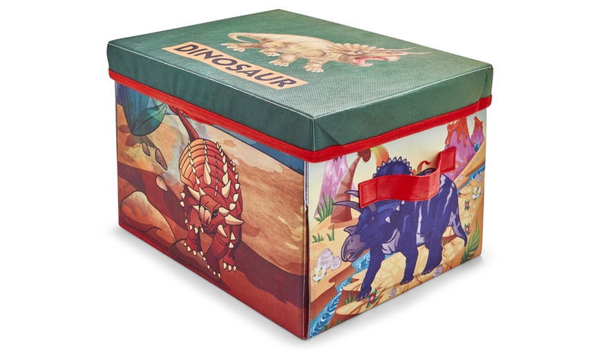 Image 9: 12 Dinosaurs Set with Storage Box and Playmat