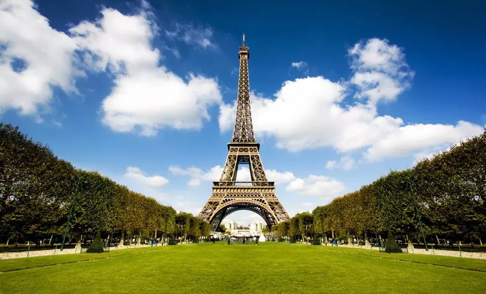 8-Day Vacation to Paris and Rome with Airfare from Great Value Vacations. Price/Person Based on Double Occupancy. - Primary Image