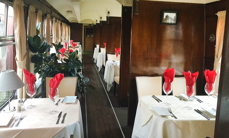 Image 5: Railway Carriage Hotel in York