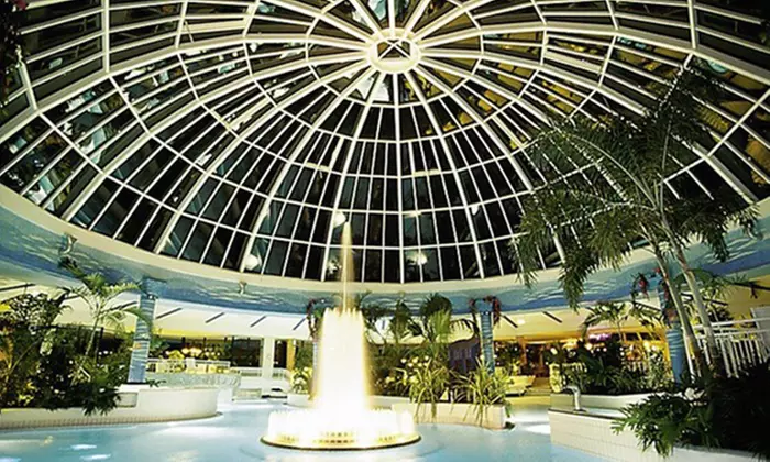 Tageskarte für die Wasserwelt und das Saunaparadies der Sachsen-Therme (43% sparen) - Primary Image