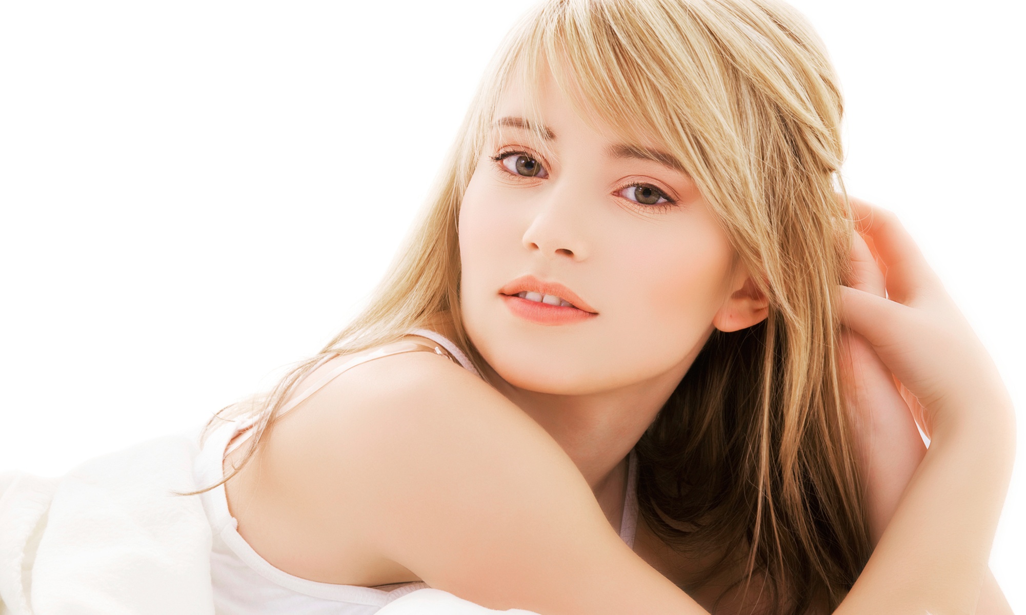 One or Two Microneedling Treatments with Hyaluronic Acid Serum 